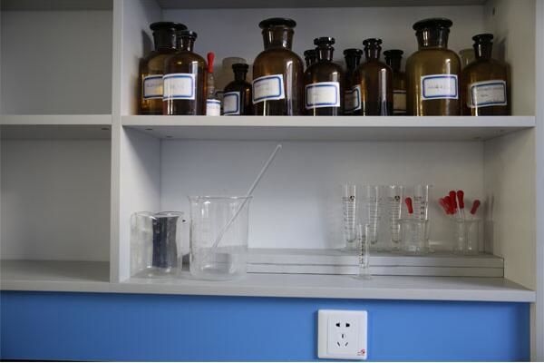 化學(xué)分析室-2